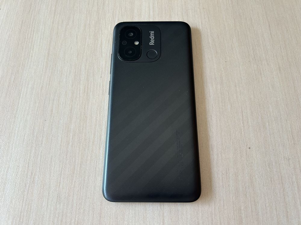 Продавам Xiaomi Redmi 12C 64/3GB