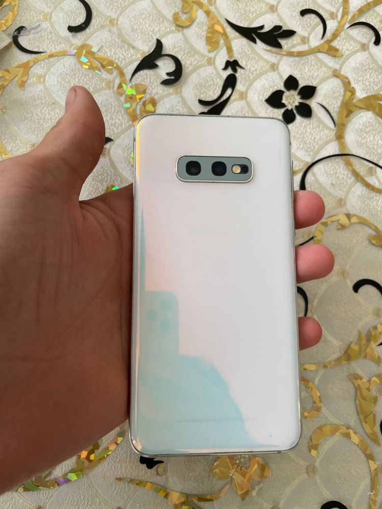 Samsung Galaxy S10e