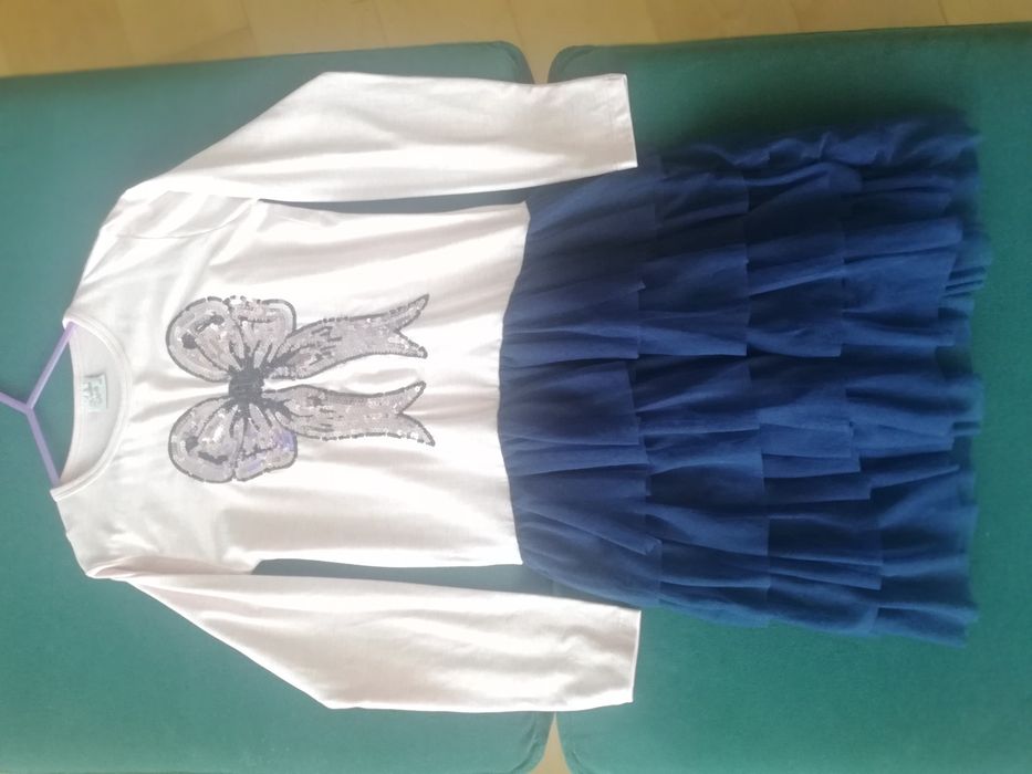 Продавам рокли за млади госпожици + Подарък