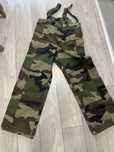 Pantaloni goretex