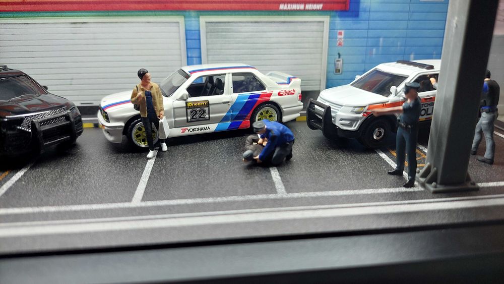 Шел shell бензиностанция с коли и камиони