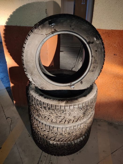 Продам комплект б.у. зим.резина Triangle, размер 195/65/15, 40тыс.тг.