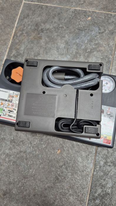 Compresoare 12 w noi nouțe originale