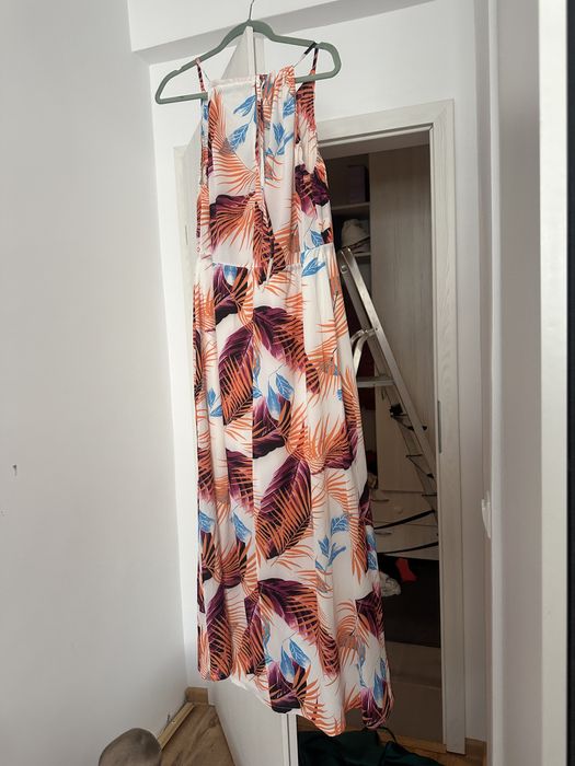 Rochie lunga, vaporoasa de vara marimea M