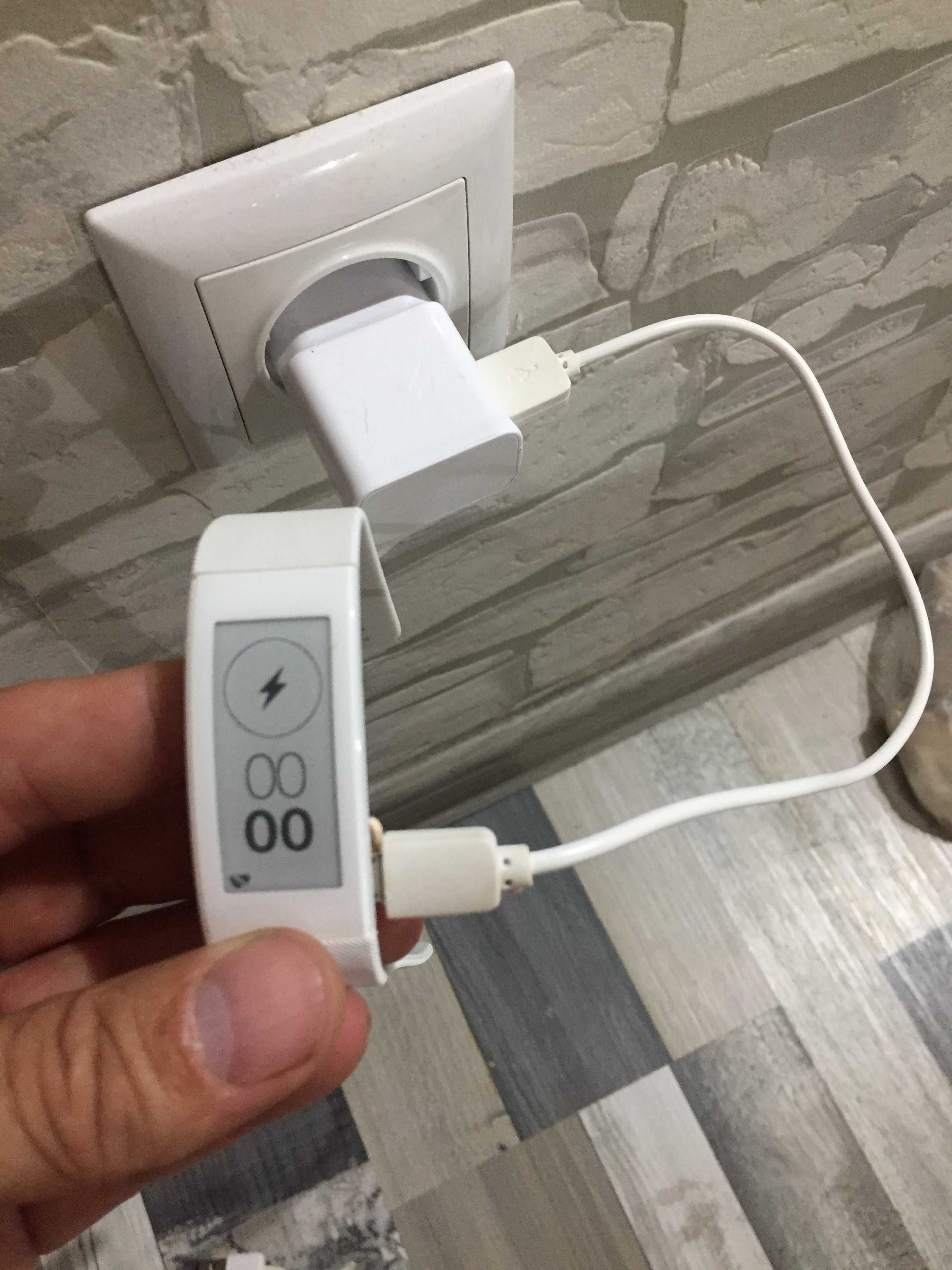 Гривна Sony Smart Band SWR30