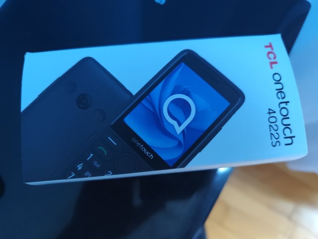 Телефон TCL onetouch