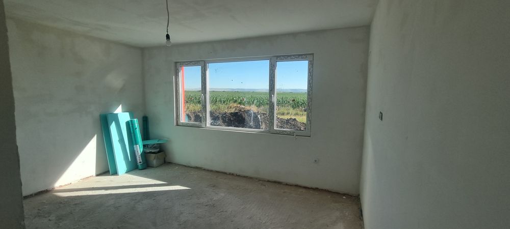 Къща в Божурище с.Хераково