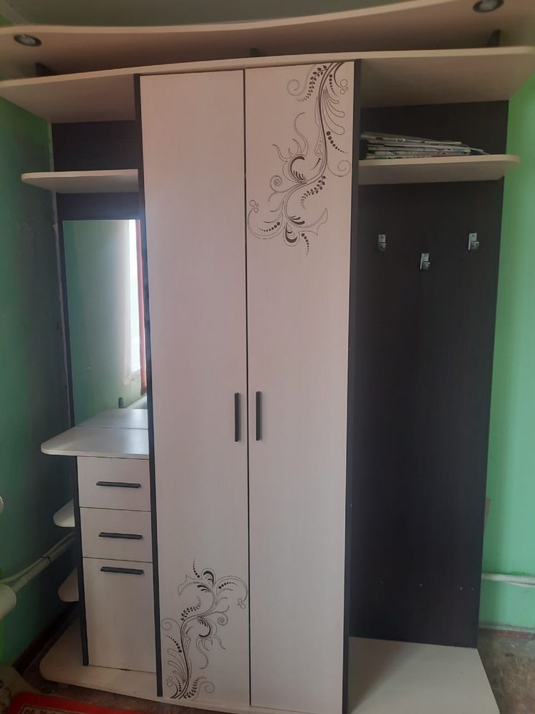 Шкаф для прихожей