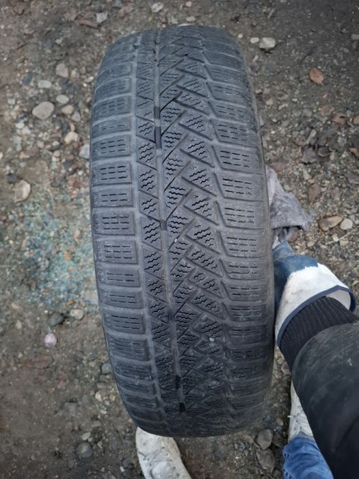 Vand 1 anvelopa 195 55 20  continental de iarna