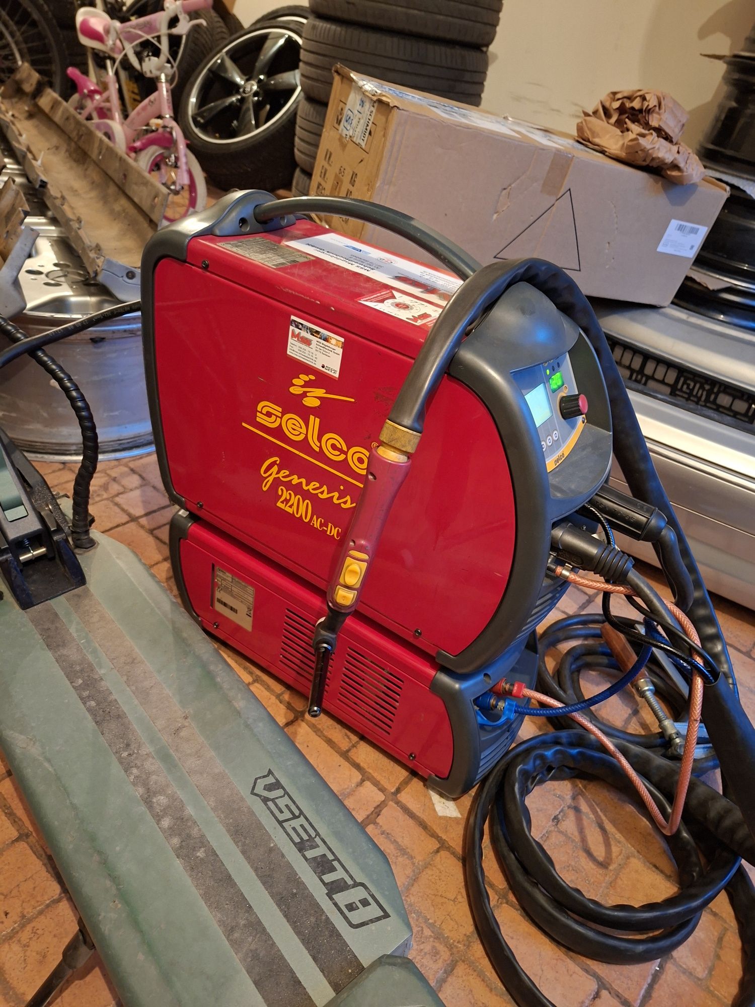 Selco Genesis 2200 ACDC аргонов апарат