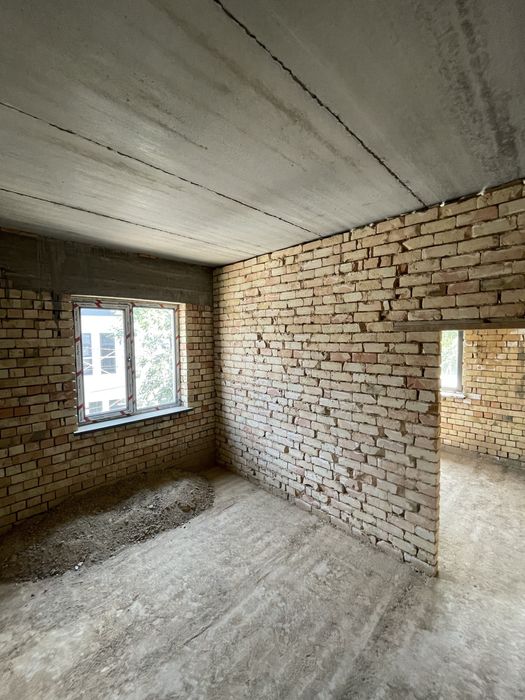 Uy 2qavatli 4xona va oshxona