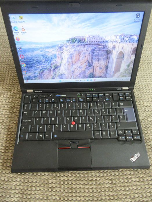 Lenovo Thinkpad X220,i5-2520M,8GB RAM,250GB SSD