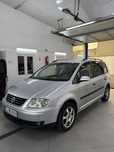 Touran T1 2004 benzina 1.6 fsi usor avariat