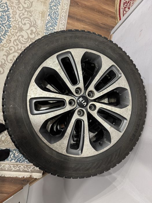 Зимние шины с дисками Nokian Nordman 8 SUV 235/55 R19 105T с шипами
