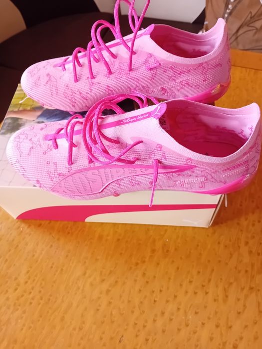 Продавам Футболни Обувки Puma