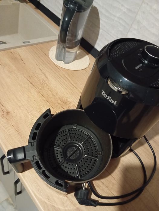 Vând friteuză cu aer cald Tefal Easy Fry Compact EY101815, 1.6L, 1030W