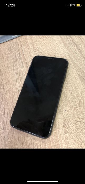 Vand iphone 11 baterie 75 cutie originala + incarcator