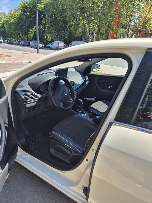 Vând Renault fluence