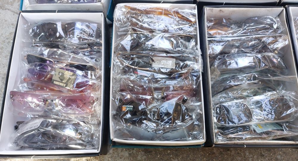 Сет от 10 кутии слънчеви очила