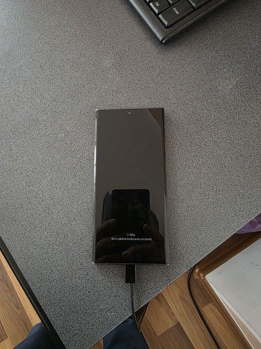 Vând Samsung S 23 Ultra, 512 GB + ceas Samsung Watch 3