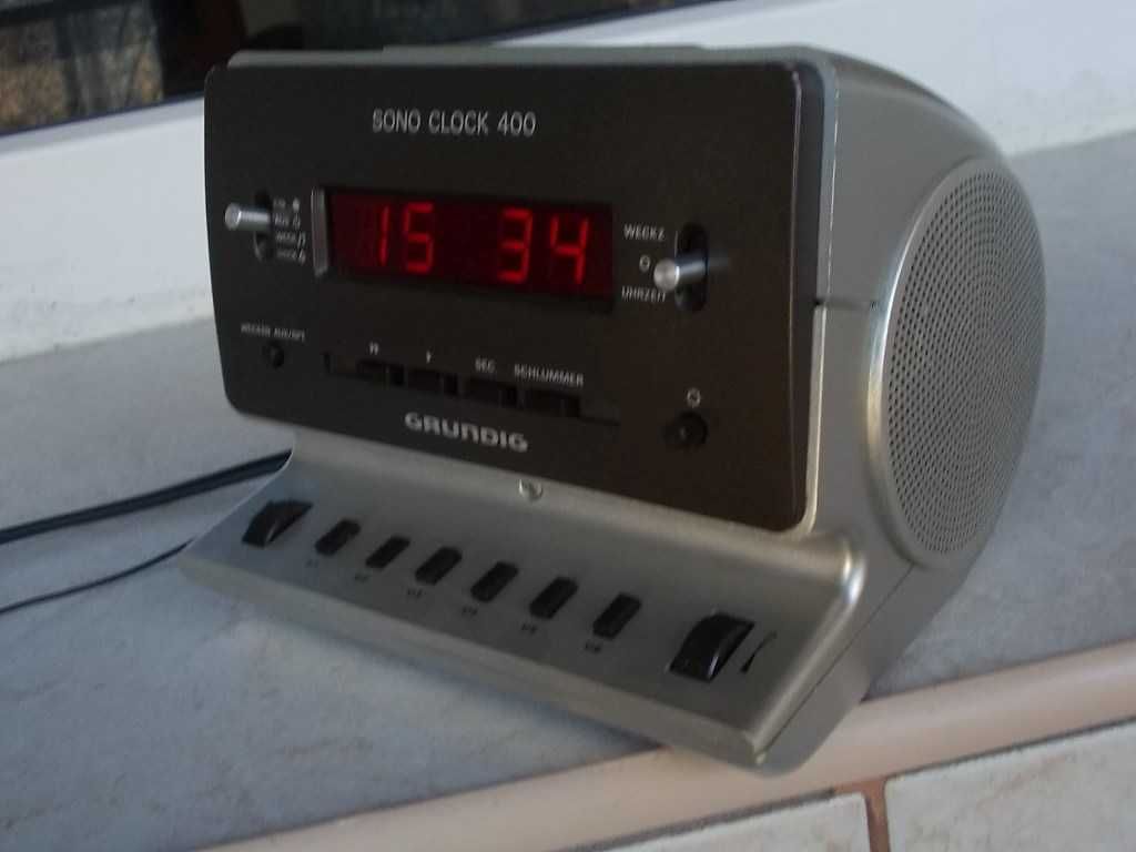 radio GRUNDIG Sono-clock 21 400 450 vintage Germany