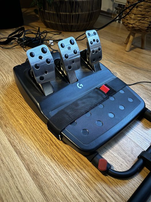 Vand Playseat Challenge + volan + pedale Logitech G923 Trueforce PS