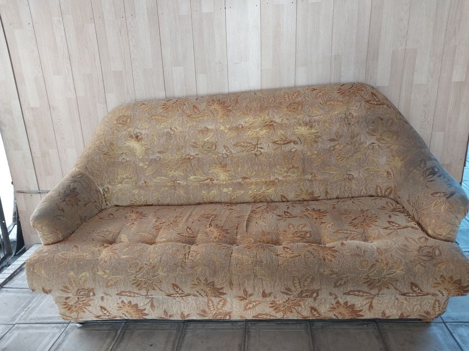 Продаётся мягкая мебель: тройка