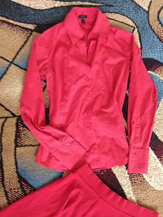 Fustă și cămașa superbe mărimea M