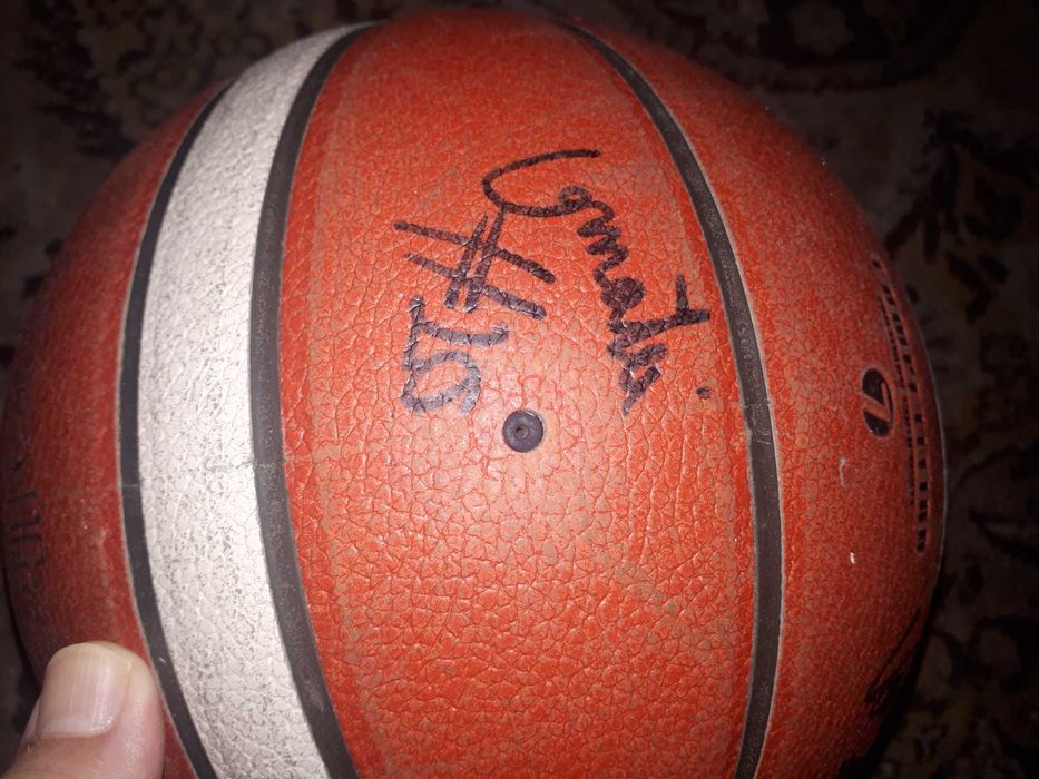 CSO Voluntari Minge Baschet cu autografe Banii merg la un baiat bolnav