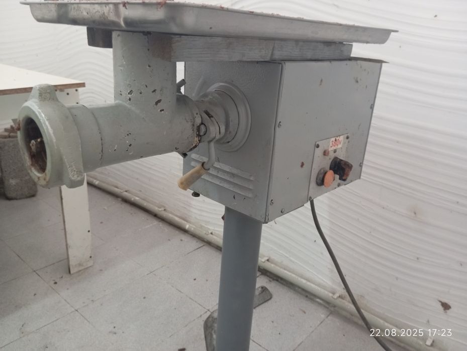 Мясорубка сатылады 380в/ 3 фаза жағдайы мощ.