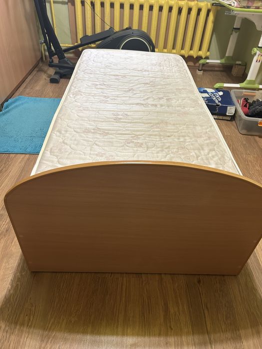 Продам коовать с подьемным механизмом