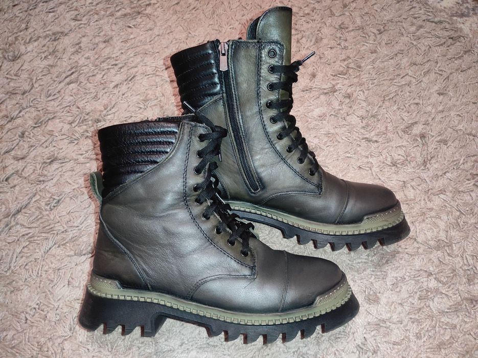 ПРОДАМ зимние сапоги из натуральной кожи и меха (40р). Без торга!