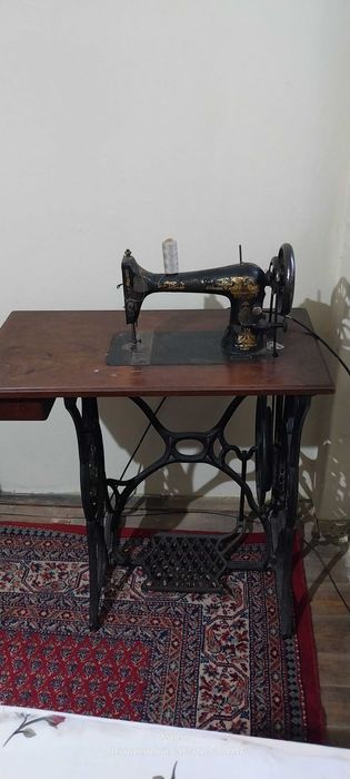 Masina de cusut veche