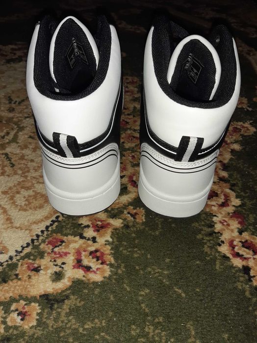 REDUCERE Sneakers adidasi noi Graceland 39