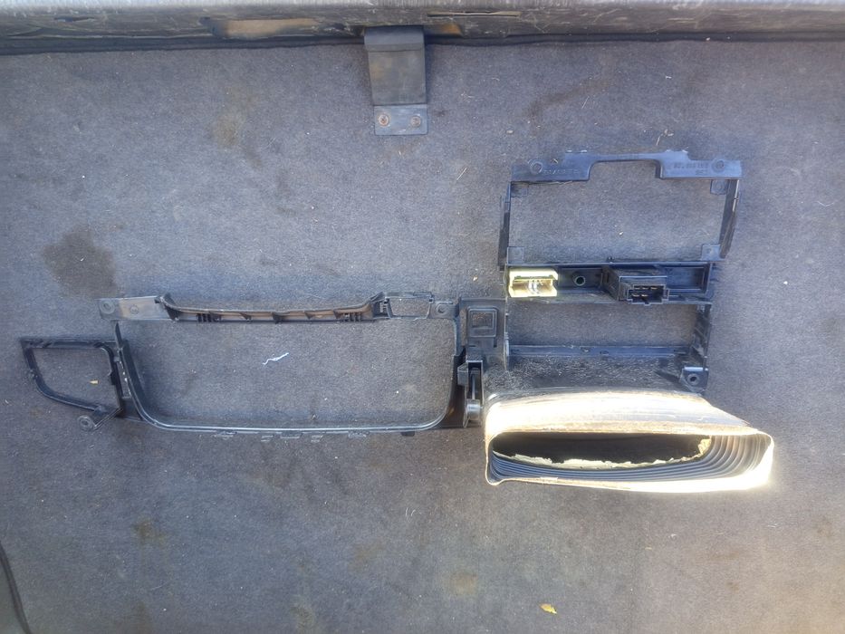 Консоль пассат б4