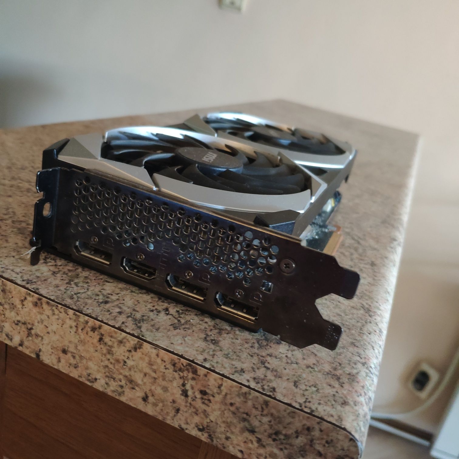 Видеокарта AMD 6600