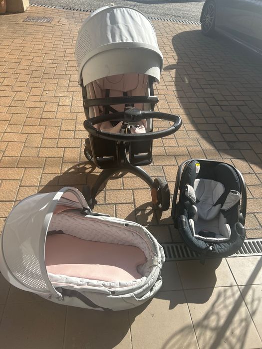 Cărucior 3 în 1  Stokke + placa atașabilă