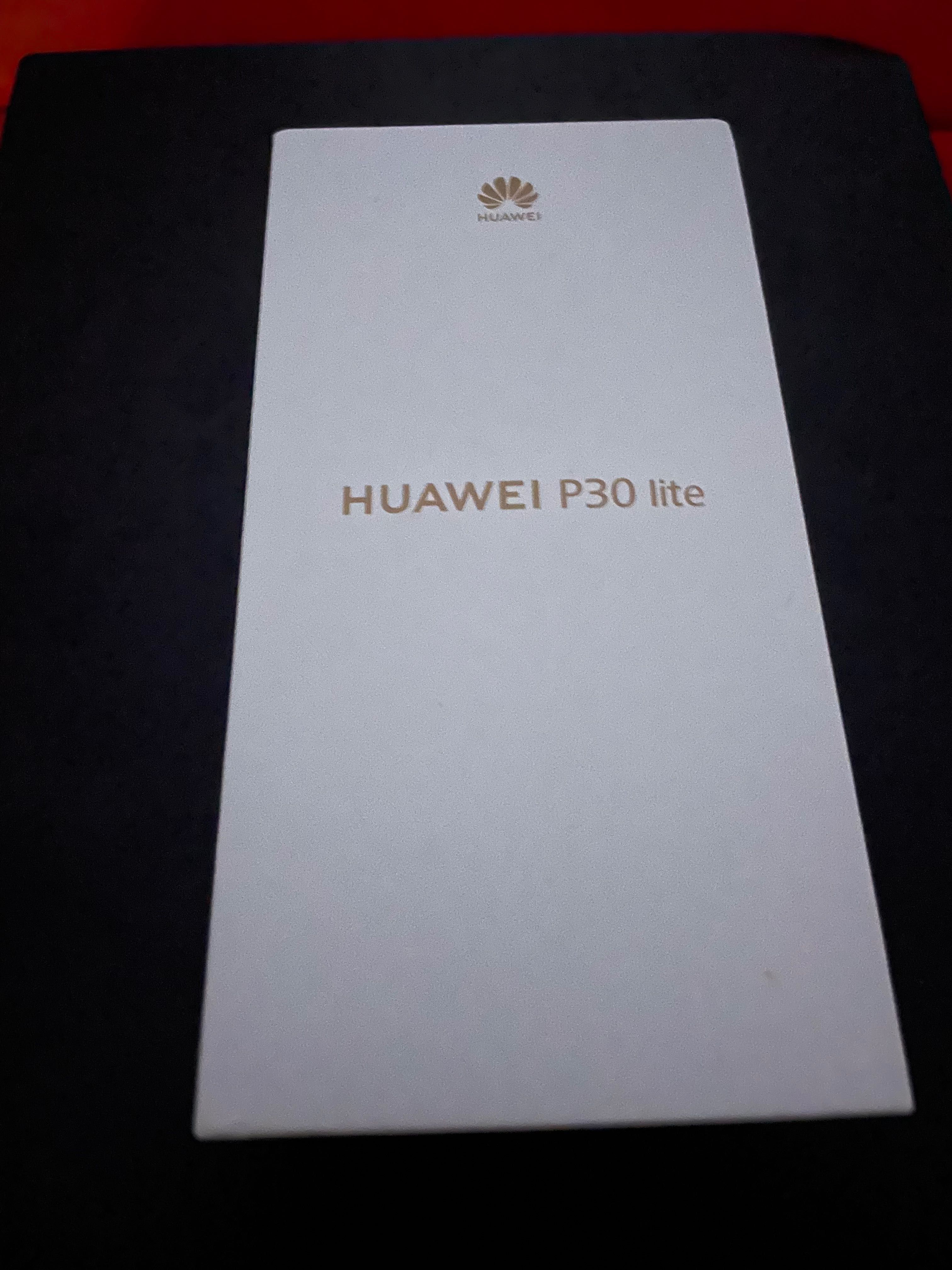 Cutii telefoane Huawei