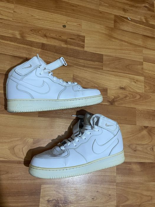 Af1 mid white.