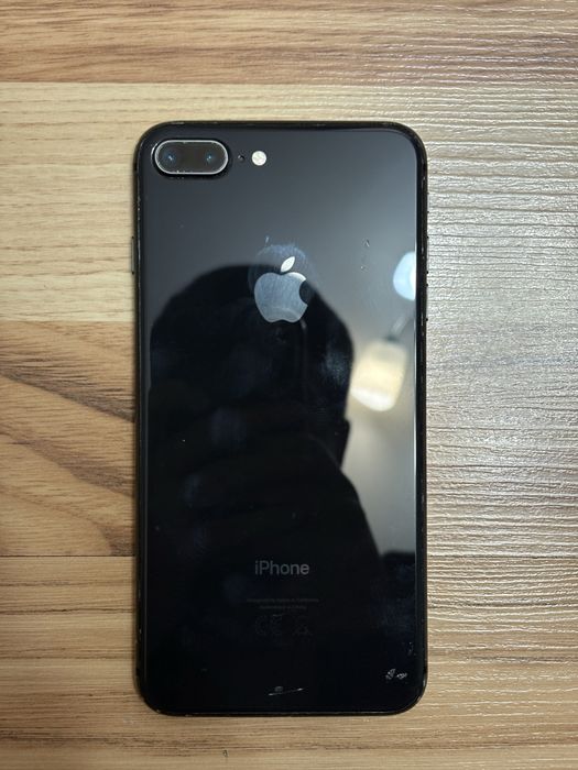 Продам Айфон 8+ акум100%