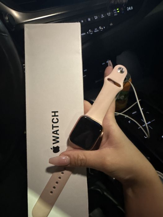 Apple watch SE 40mm, розовые
