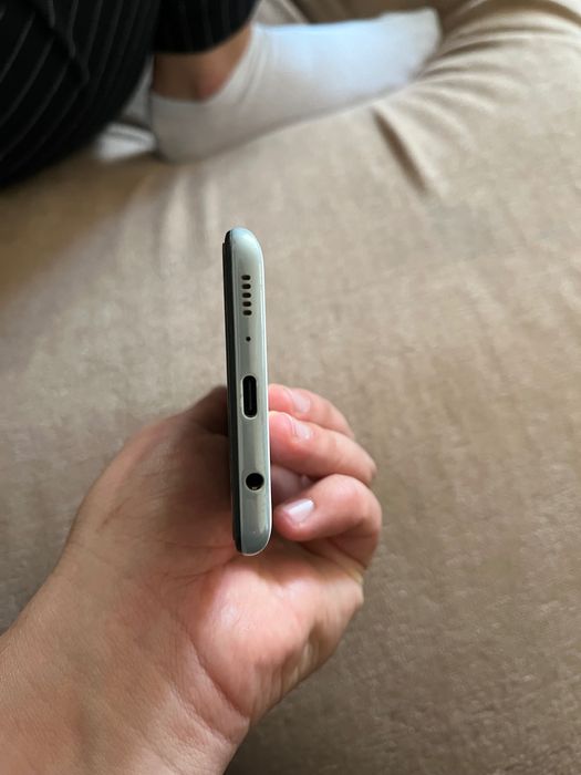 Телефон Samsung a41