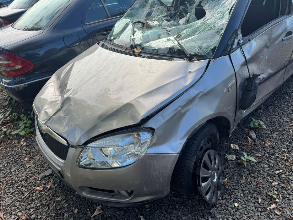 Piese Skoda Fabia 1.4benzina  2010