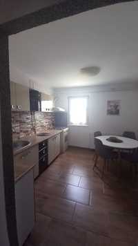 Inchiriere apartament spatios și   modern!!