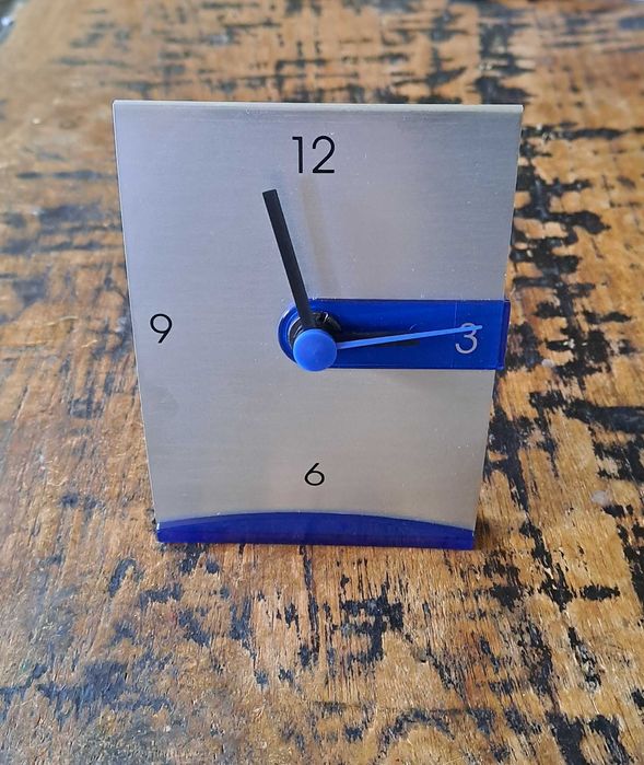 часовник за бюро Германия дизайнерски супер качествен