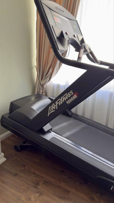 Banda profesionala de alergat  Life Fitness 9500HR