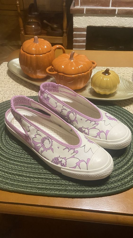 Нови сандали на CONVERSE