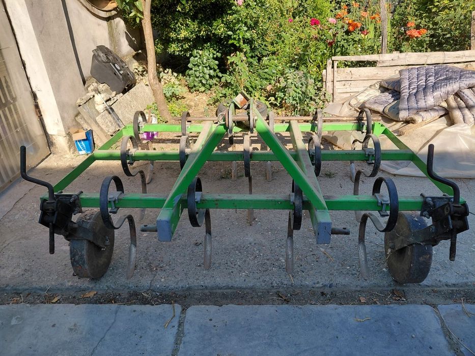 Cultivator agricol cu tăvălug de vânzare