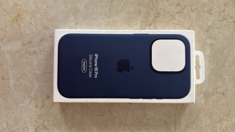 Iphone 16 pro + Apple MagSafe Case