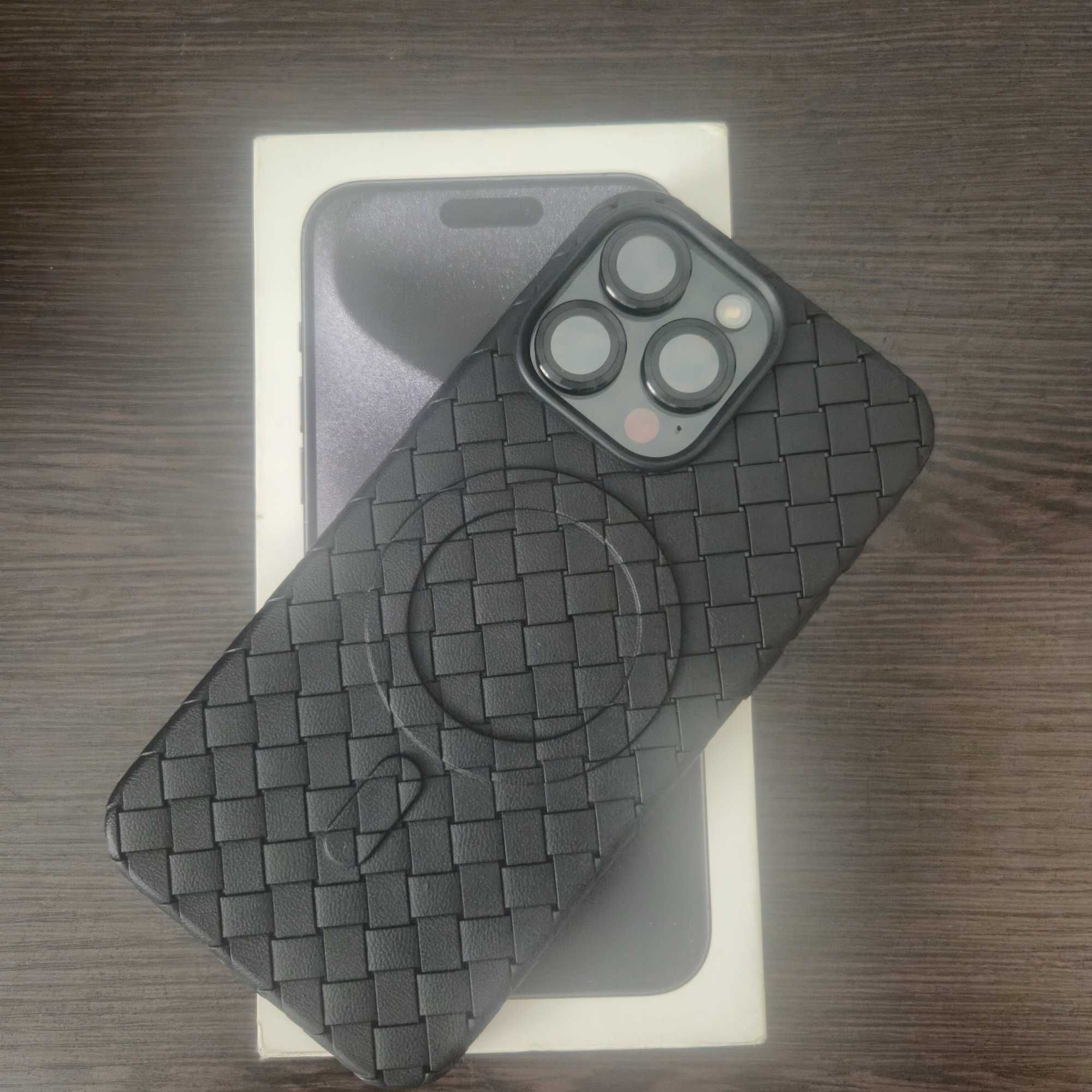 как новый в 100% идеальном состоянии IPhone 15 Pro Max 256 LLA